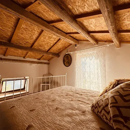 Butique Beatrice Vila Galižana